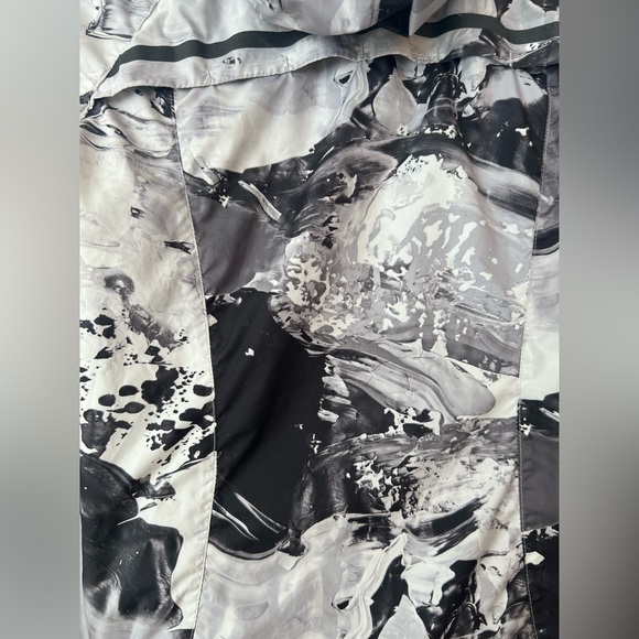 Lululemon light running jacket XS - Picture 4 of 10